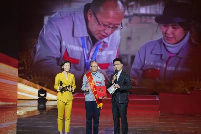 桂林福达曲轴有限公司高级技师蒲鹰同志荣获2019年“广西工匠”荣誉称号